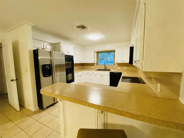 $2,250 | 14216 Horseshoe Bend, Conroe, TX 77384