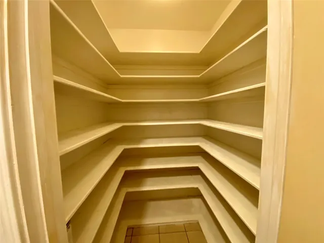 $2,250 | 14216 Horseshoe Bend, Conroe, TX 77384