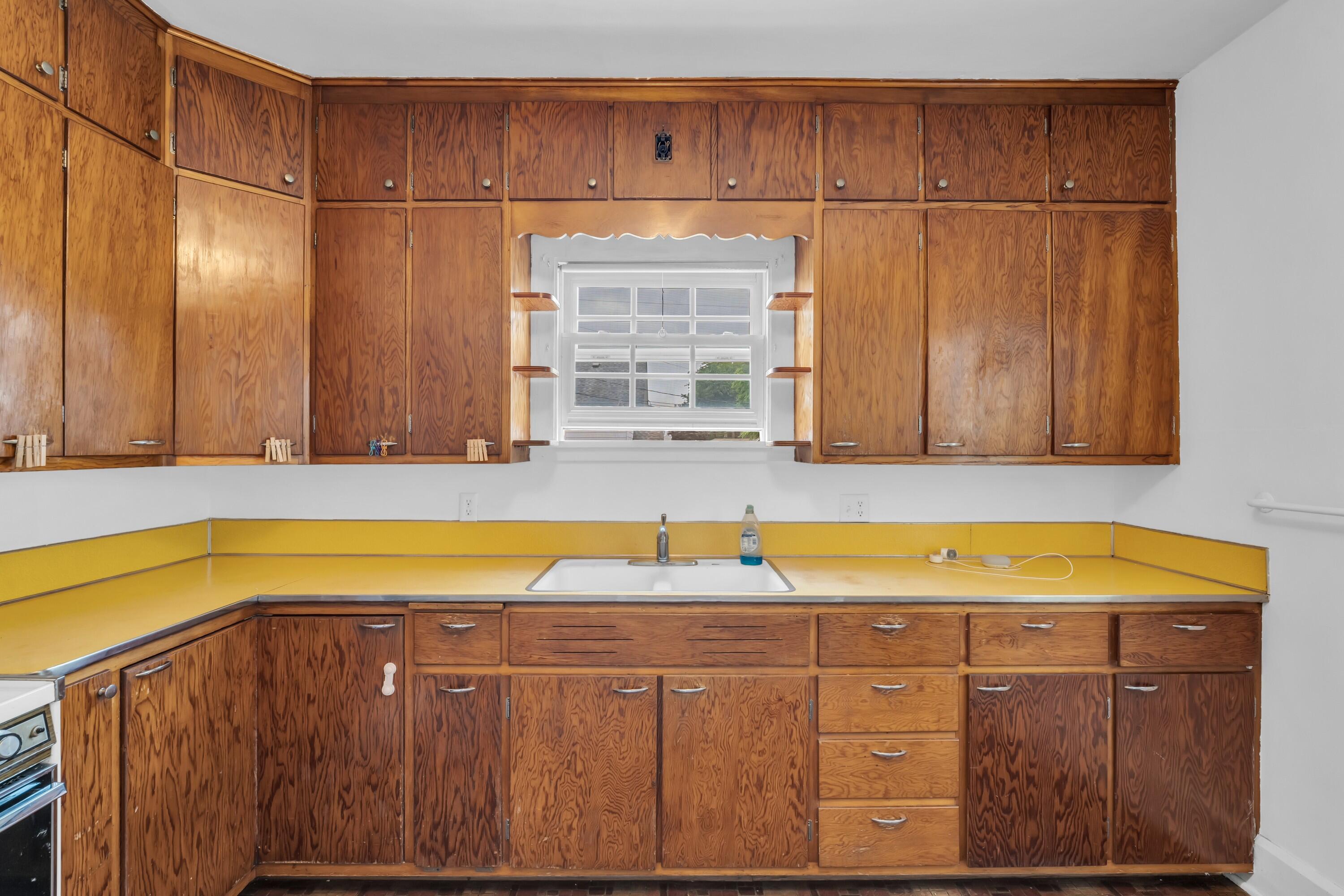 704 Belmont Avenue Racine, WI 53405 - Photo 22 of 42 Photo (22)