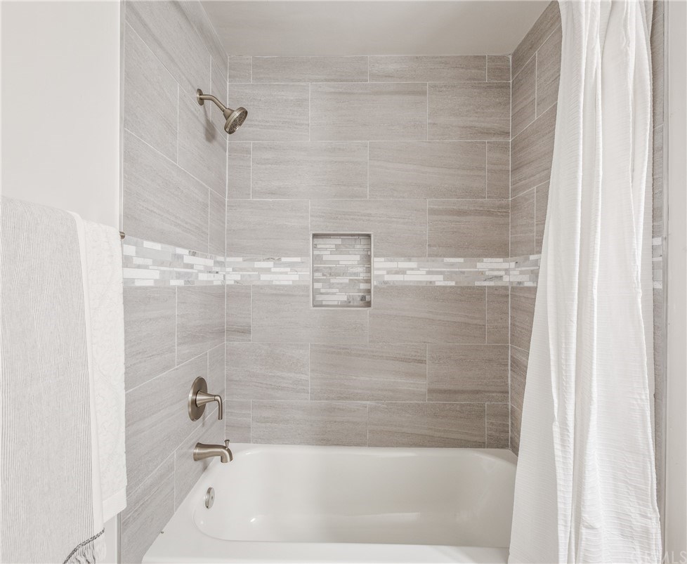 409 12th Street Huntington Beach, CA 92648 - Photo 14 of 17