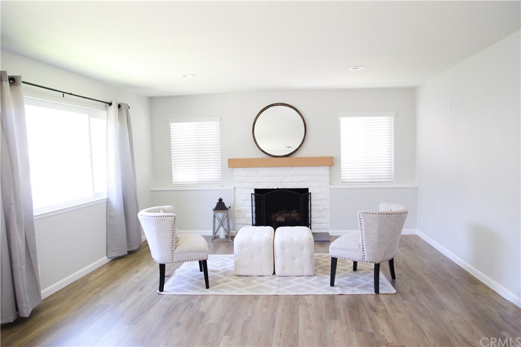 409 12th Street Huntington Beach, CA 92648 - Photo 5 of 17