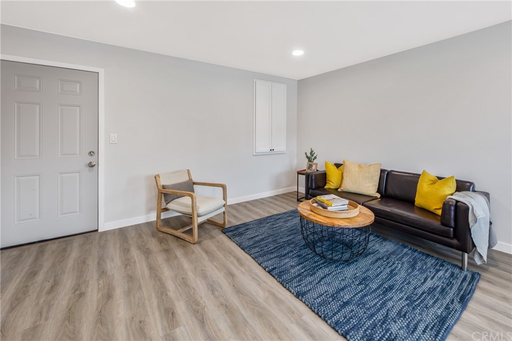 409 12th Street Huntington Beach, CA 92648 - Photo 10 of 17