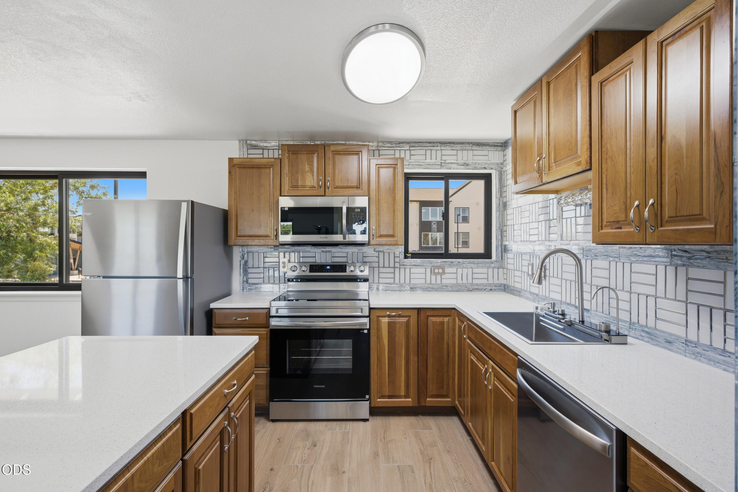 2346 Southwest 20th Court Redmond, OR 97756 - Photo 13 of 41