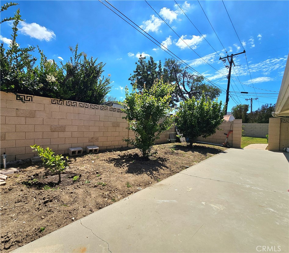 2092 Cutler Street Simi Valley, CA 93065 - Photo 27 of 34