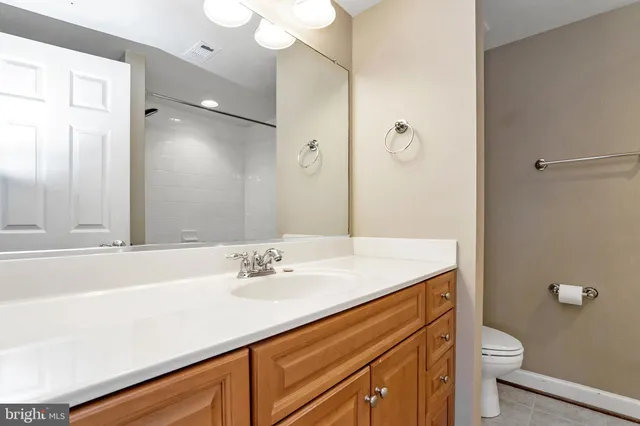 $2,850 | 4079 South Four Mile Run Drive, Unit 402, Arlington, VA 22204