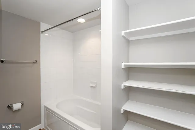 $2,850 | 4079 South Four Mile Run Drive, Unit 402, Arlington, VA 22204