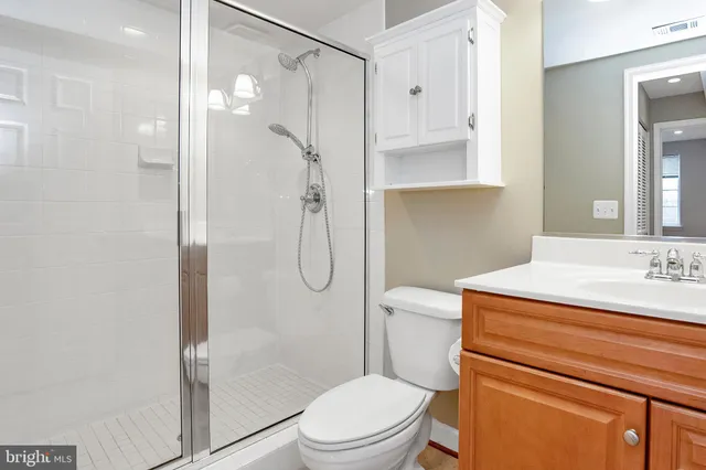 $2,850 | 4079 South Four Mile Run Drive, Unit 402, Arlington, VA 22204