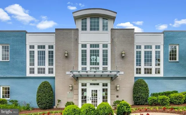 $2,850 | 4079 South Four Mile Run Drive, Unit 402, Arlington, VA 22204