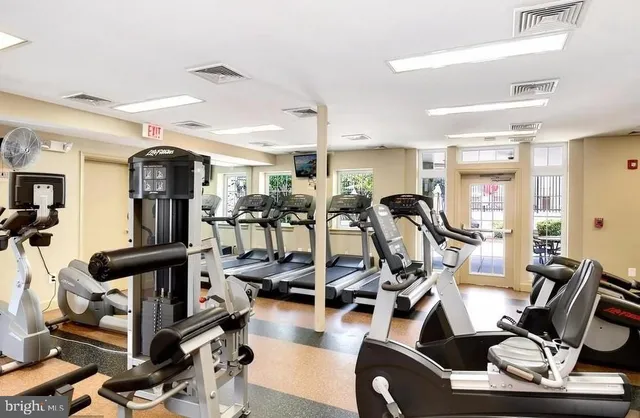 $2,850 | 4079 South Four Mile Run Drive, Unit 402, Arlington, VA 22204