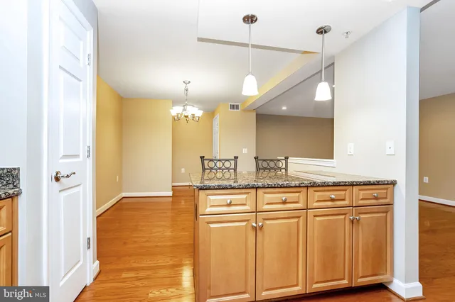 $2,850 | 4079 South Four Mile Run Drive, Unit 402, Arlington, VA 22204