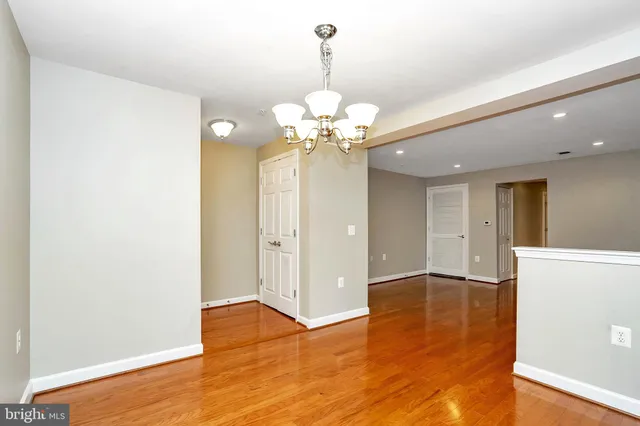 $2,850 | 4079 South Four Mile Run Drive, Unit 402, Arlington, VA 22204