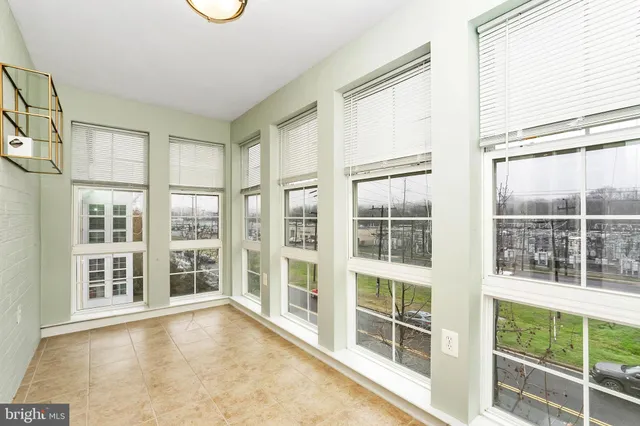 $2,850 | 4079 South Four Mile Run Drive, Unit 402, Arlington, VA 22204