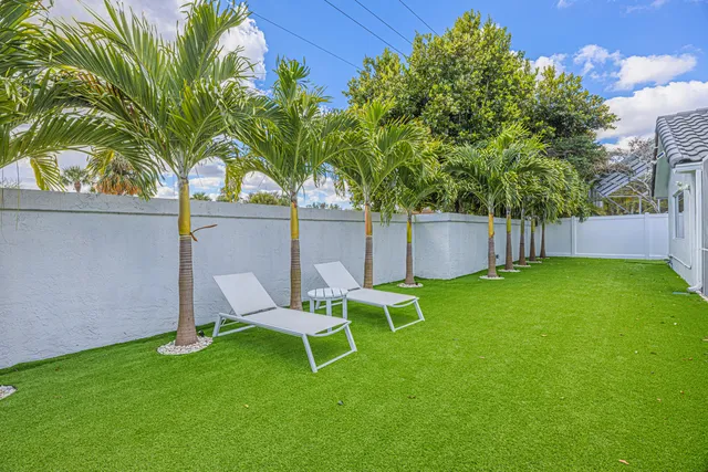 $7,000 | 23246 L'Ermitage Circle, Boca Raton, FL 33433