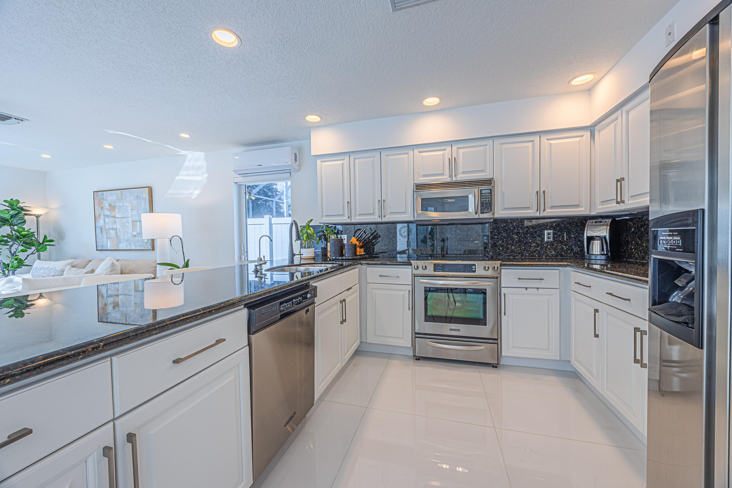 23246 L'Ermitage Circle Boca Raton, FL 33433 - Photo 9 of 38 153A0102-HDR