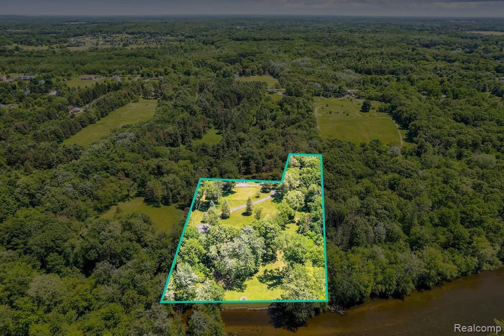 9357 Huron River Drive Dexter, MI 48130 - Photo 14 of 63