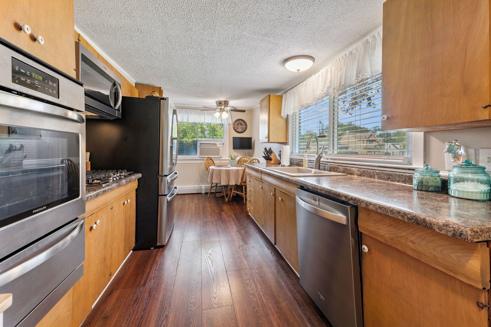255 North Addison Road Wood Dale, IL 60191 - Photo 8 of 37