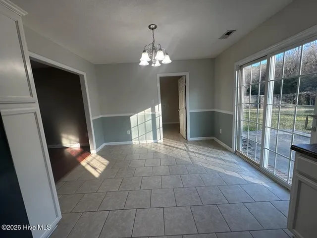 $1,600 | 303 Rolling Meadow Court, Richlands, NC 28574