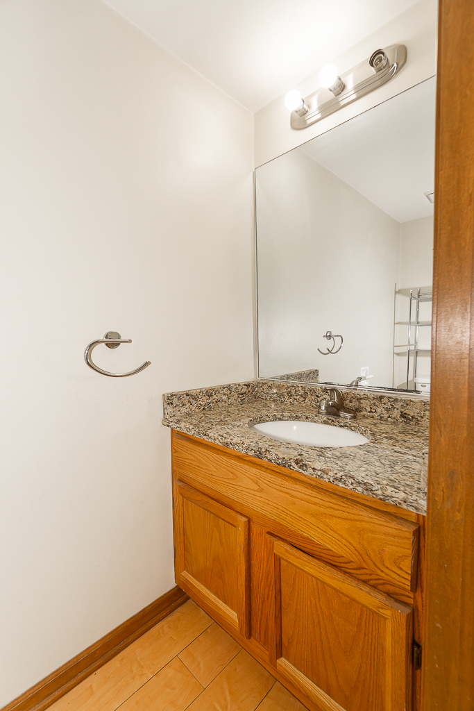 1174 Longford Road Bartlett, IL 60103 - Photo 12 of 25