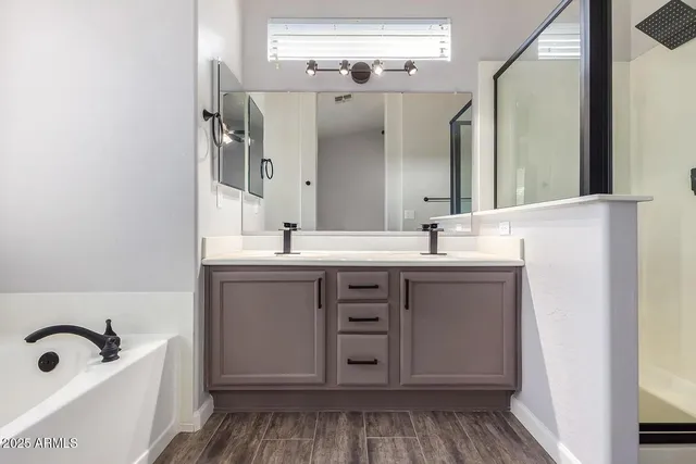 $2,750 | 7037 East Regina Street, Mesa, AZ 85207