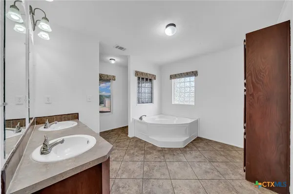 $395,000 | 6 River Bluff Drive, Lytle, TX 78052