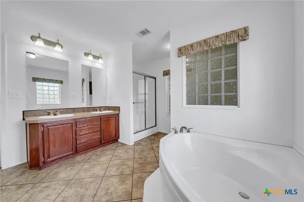 $395,000 | 6 River Bluff Drive, Lytle, TX 78052