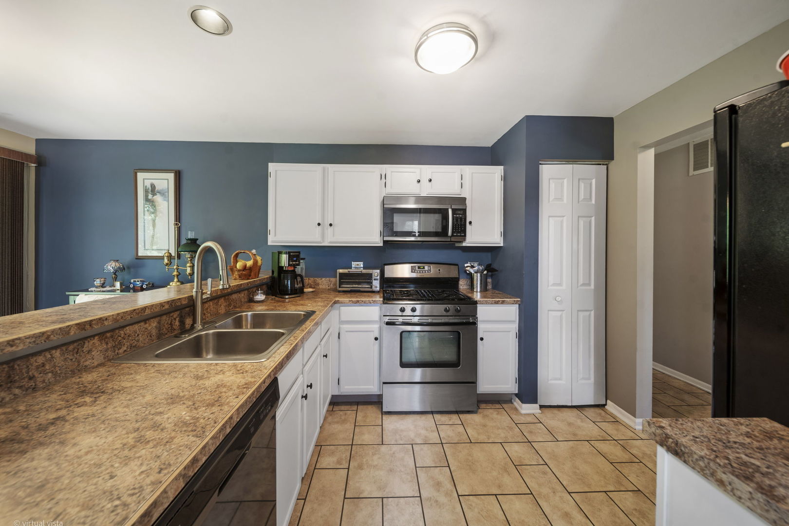 620 Chelsea Court Elgin, IL 60123 - Photo 6 of 22