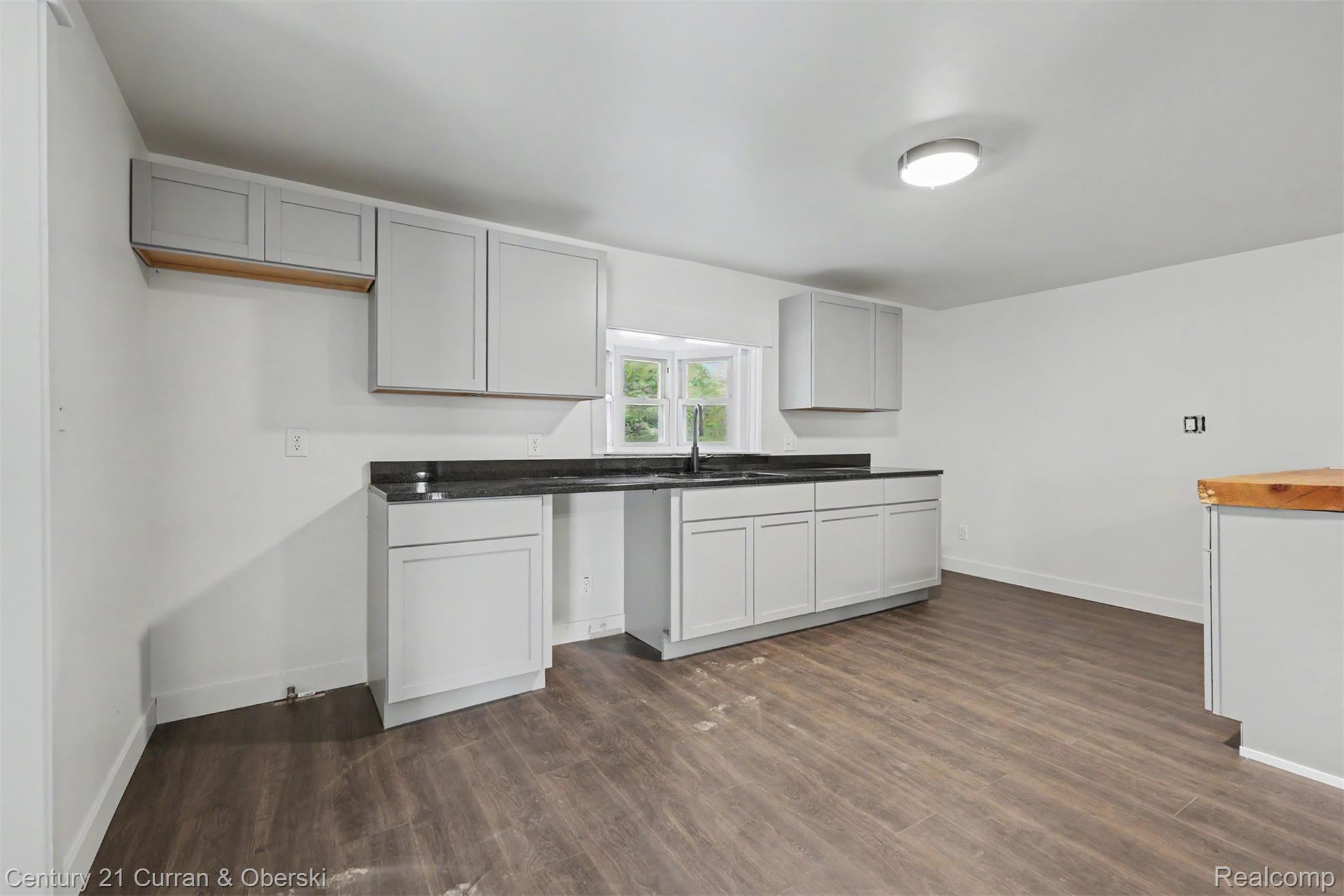 4296 Burgess Road Pinckney, MI 48169 - Photo 11 of 47 09.jpg