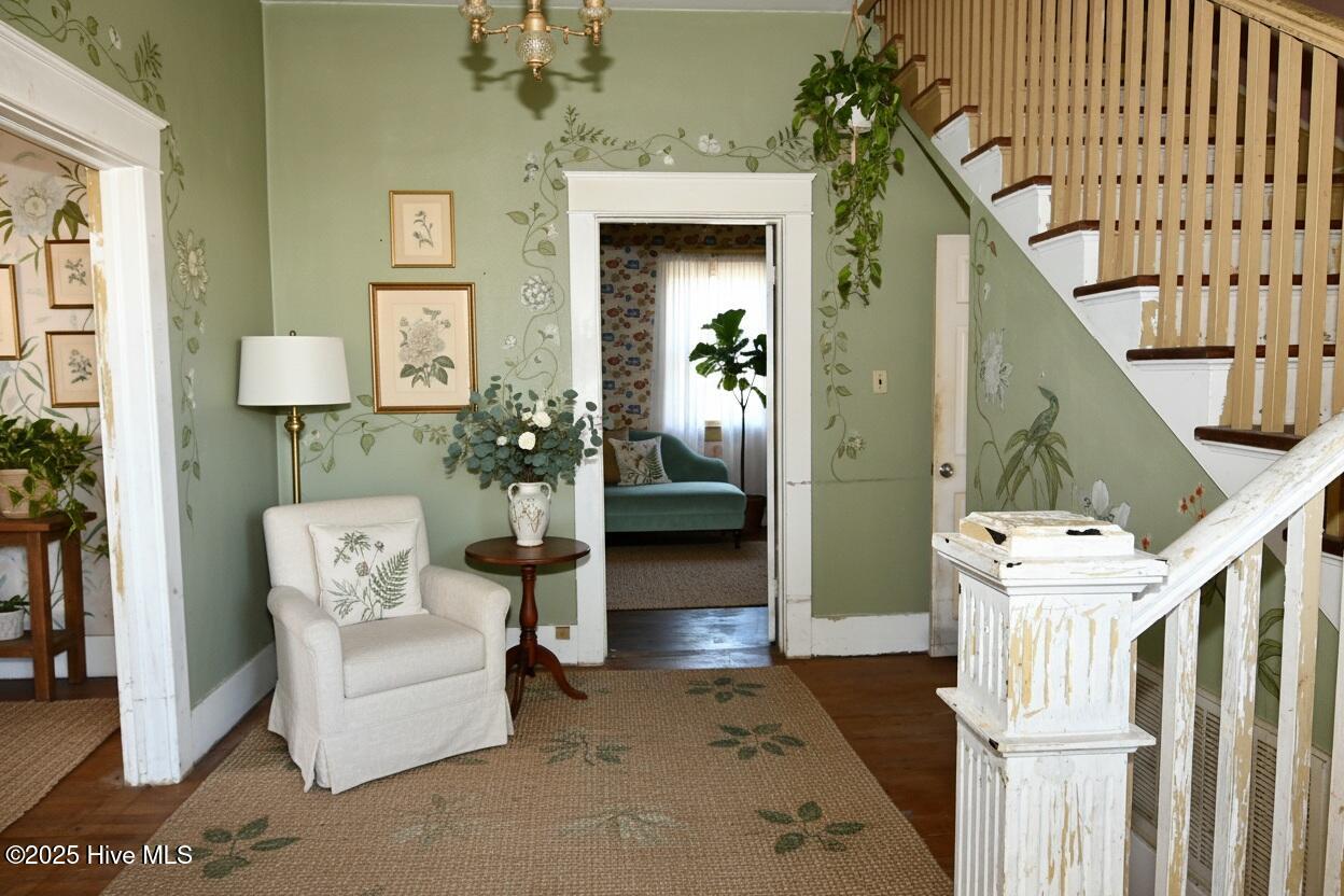 205 South King Street Windsor, NC 27983 - Photo 22 of 44 Ai Entry Foyer