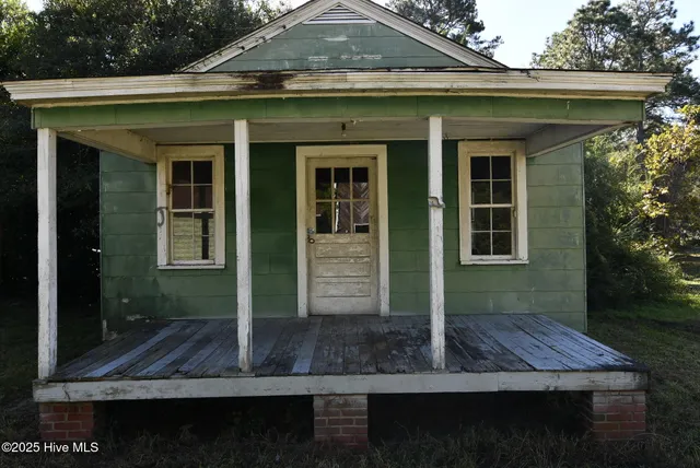 $159,900 | 205 South King Street, Windsor, NC 27983