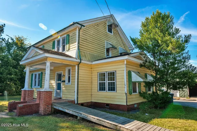 $159,900 | 205 South King Street, Windsor, NC 27983