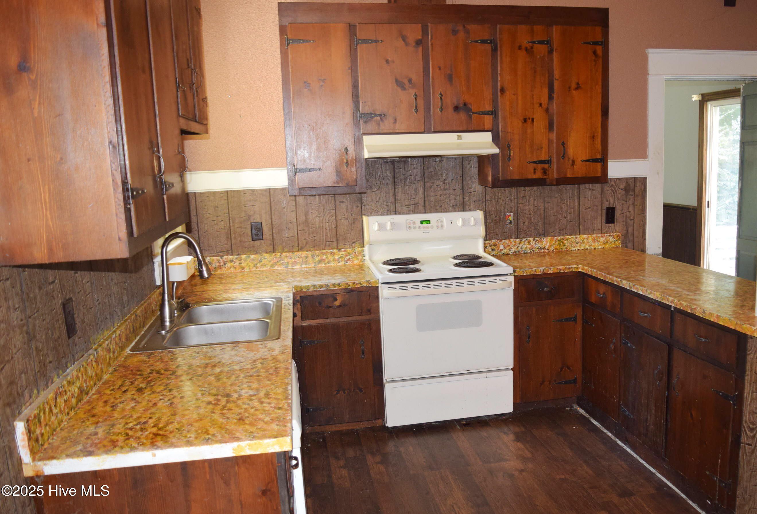 205 South King Street Windsor, NC 27983 - Photo 41 of 44 Kitchen 2