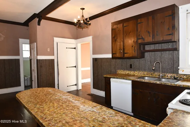 $159,900 | 205 South King Street, Windsor, NC 27983