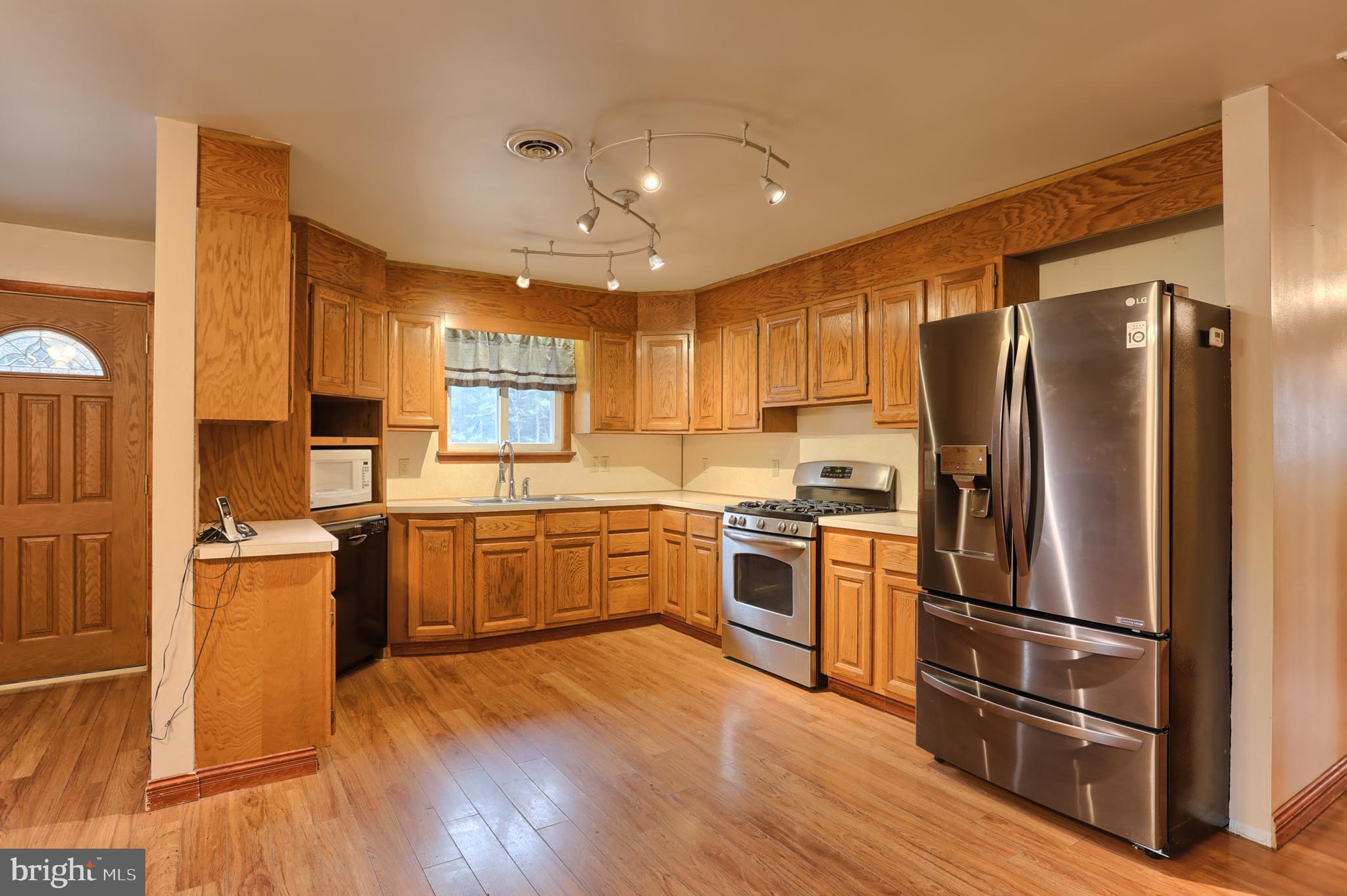 388 Ridge Road Cumbola, PA 17930 - Photo 2 of 43