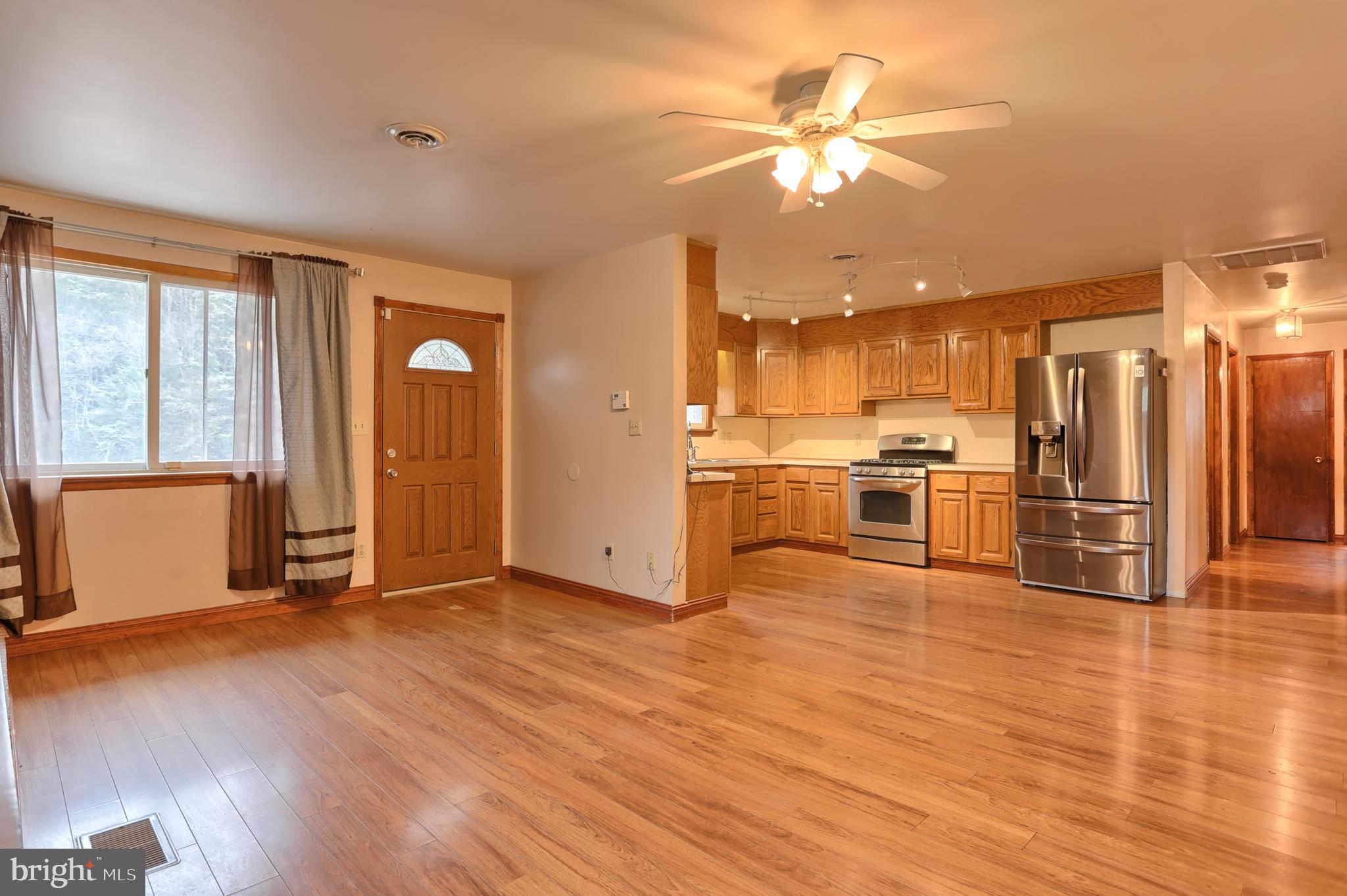 388 Ridge Road Cumbola, PA 17930 - Photo 4 of 43