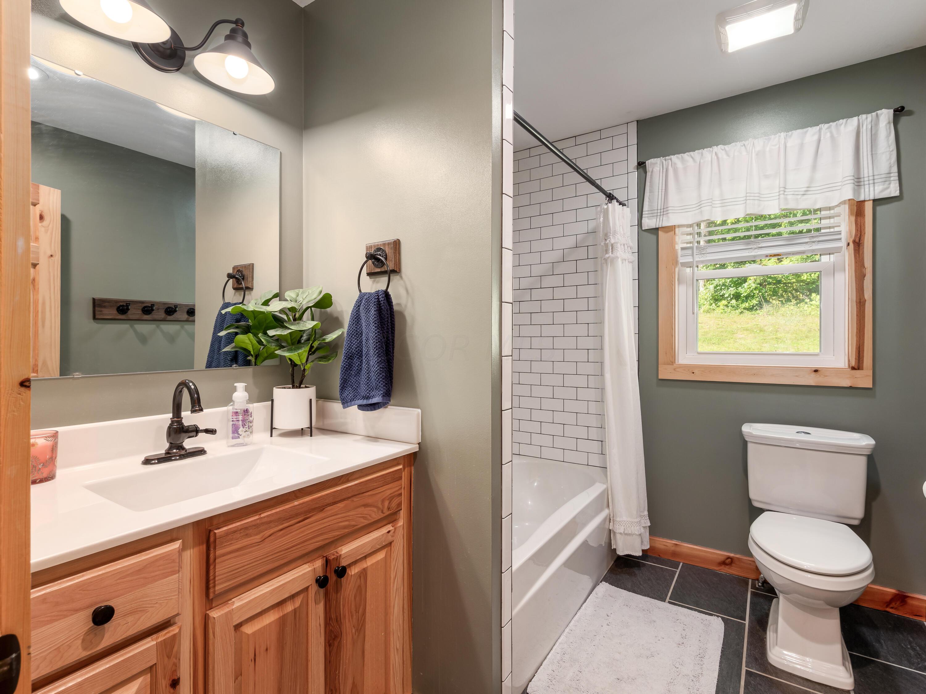 62063 Savage Road Cambridge, OH 43725 - Photo 23 of 49 26-z 62063 Savage055