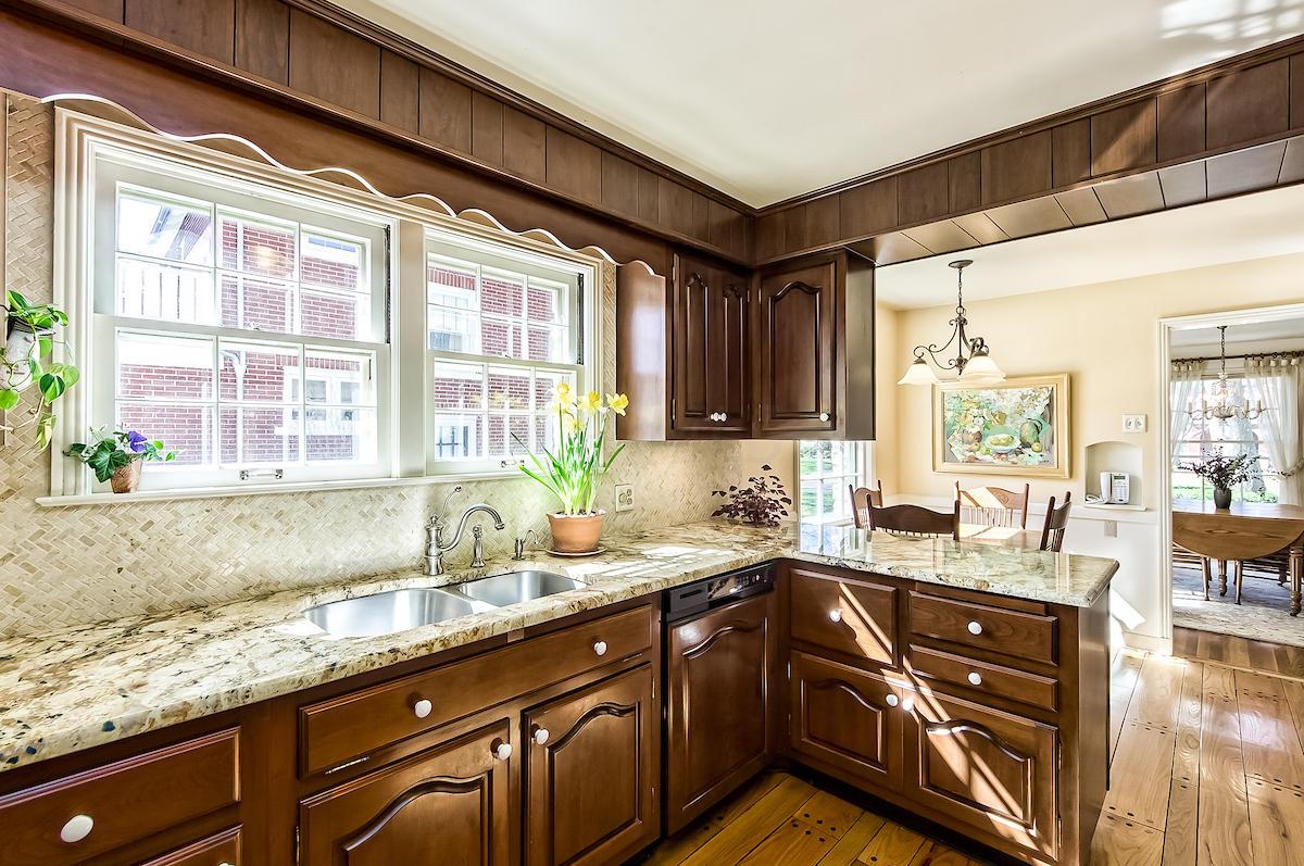 128 South Ardmore Road Columbus, OH 43209 - Photo 13 of 46