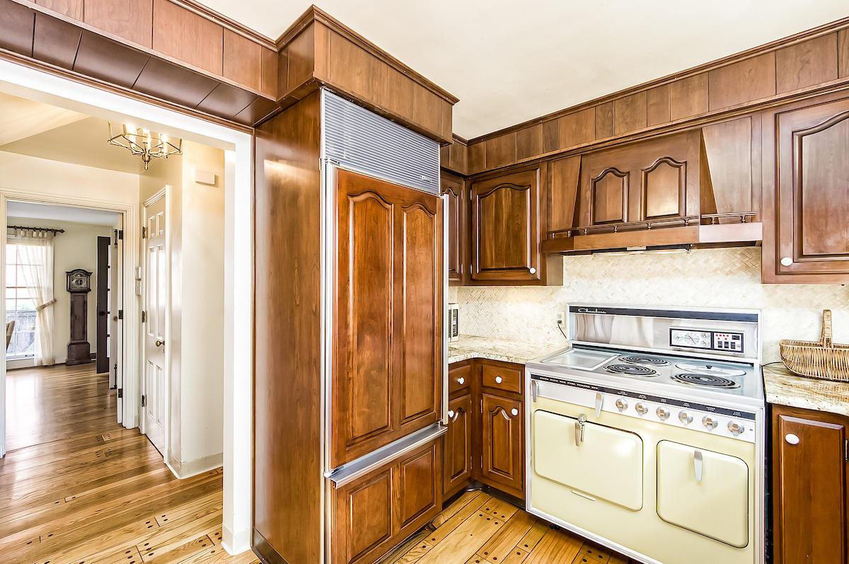 128 South Ardmore Road Columbus, OH 43209 - Photo 14 of 46