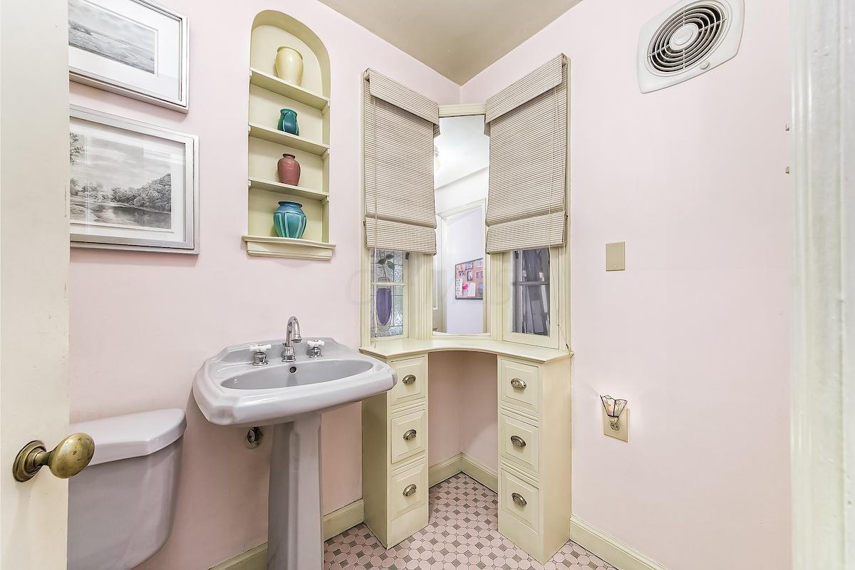 128 South Ardmore Road Columbus, OH 43209 - Photo 19 of 46