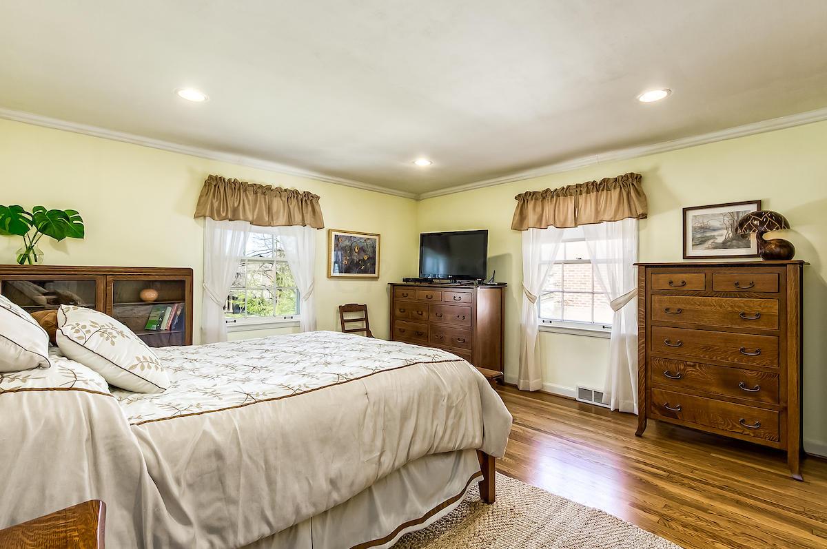 128 South Ardmore Road Columbus, OH 43209 - Photo 24 of 46