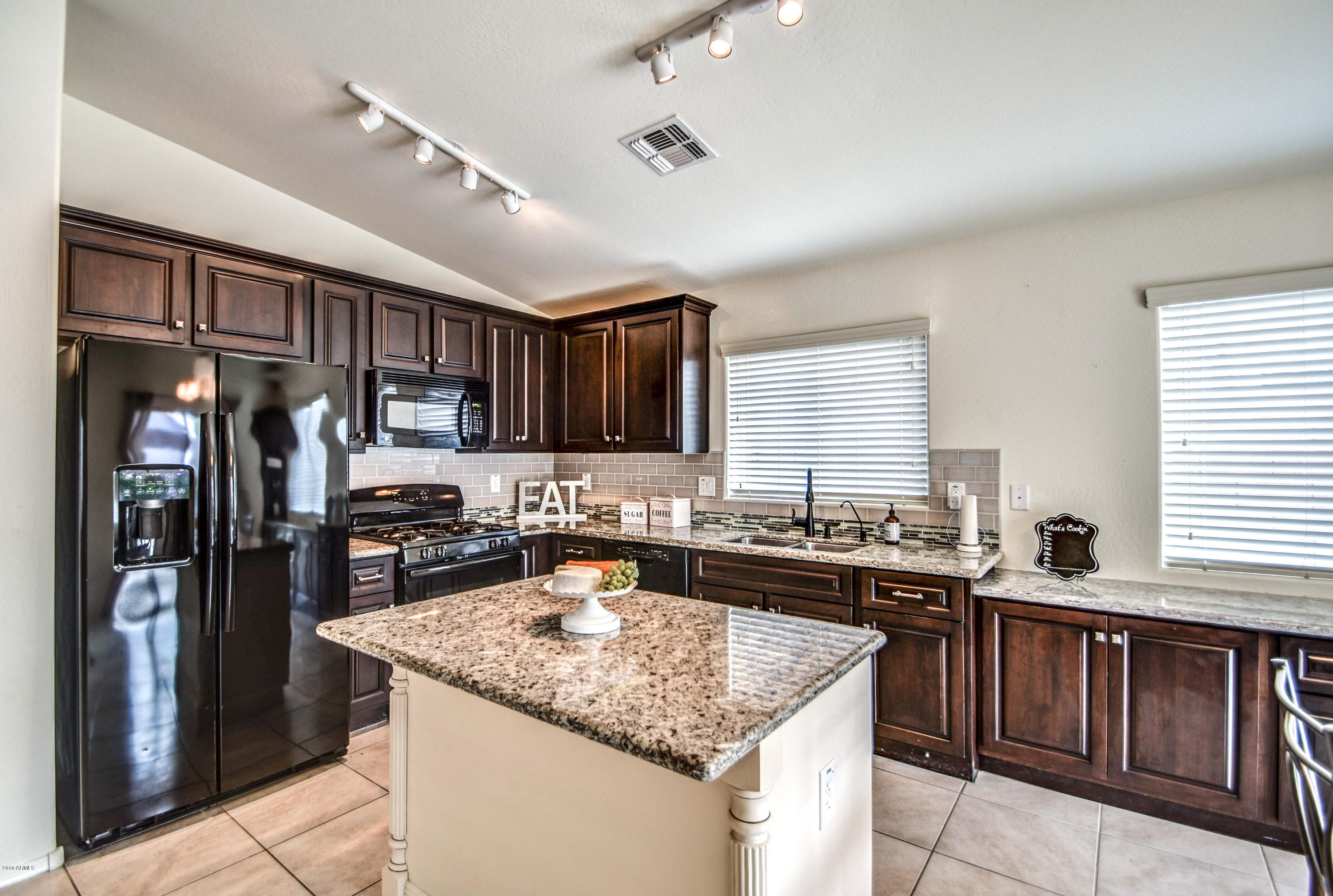 2199 East Stacey Road Gilbert, AZ 85298 - Photo 11 of 40 KITCHEN 7