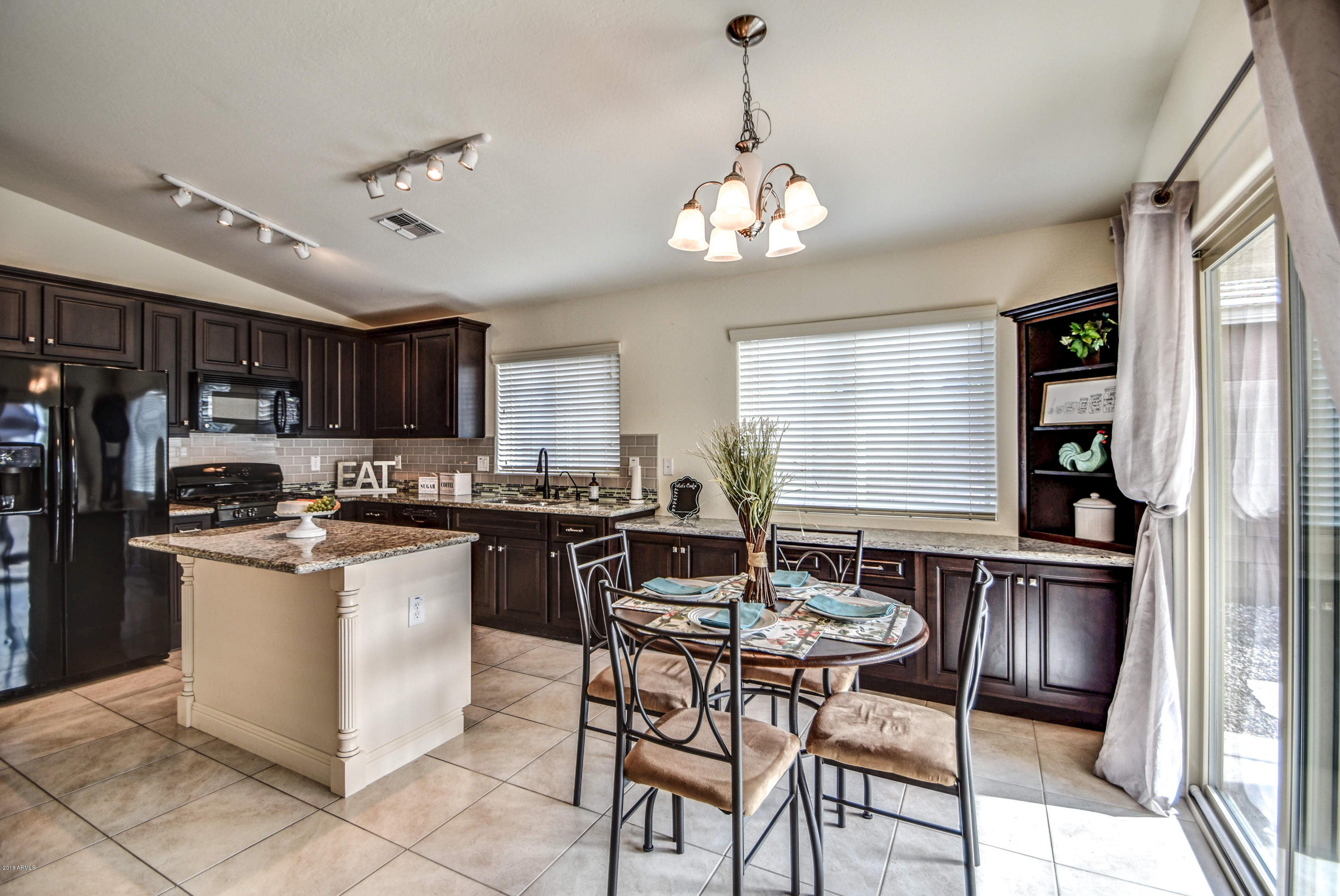 2199 East Stacey Road Gilbert, AZ 85298 - Photo 2 of 40 EAT IN 1