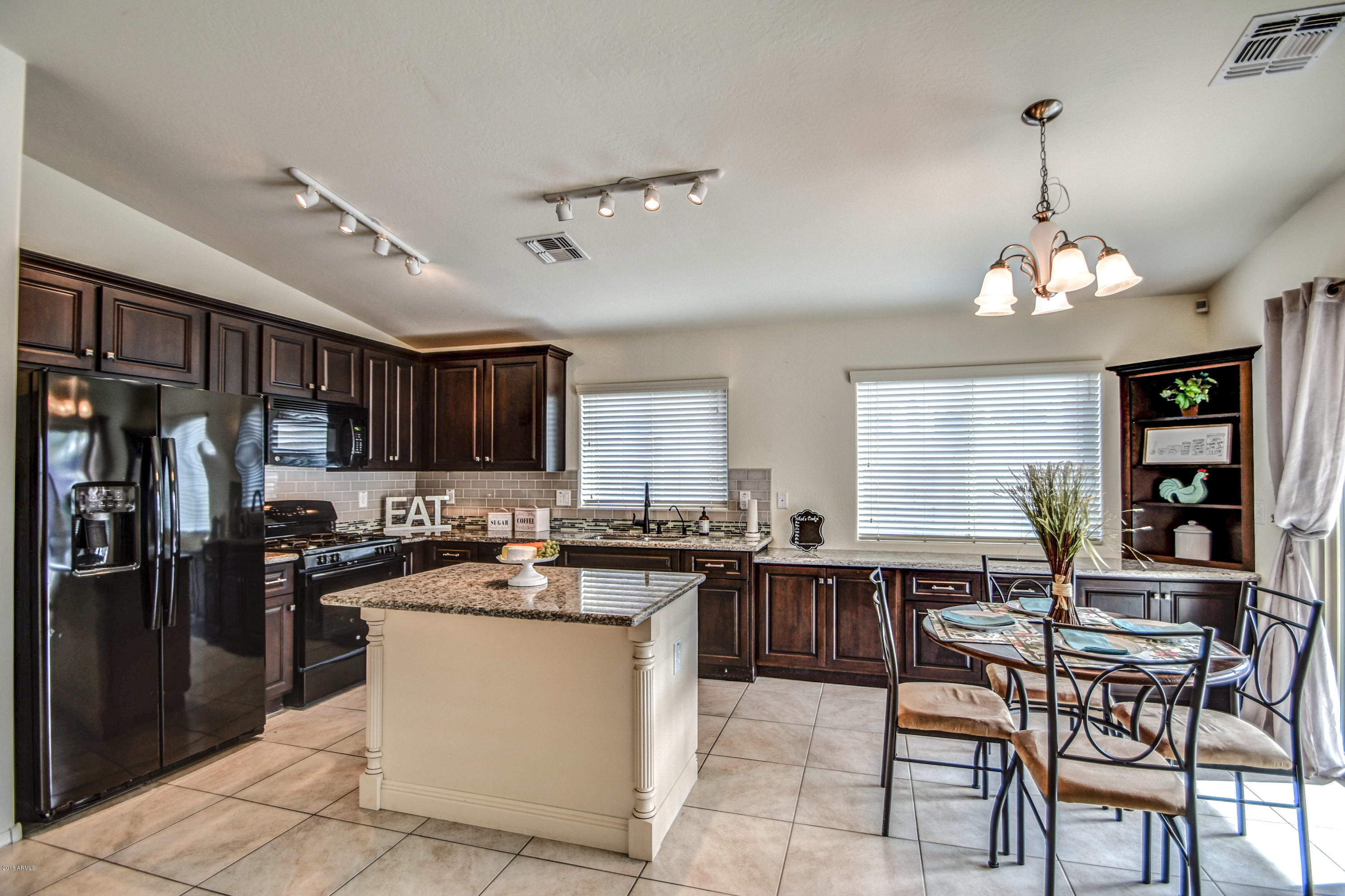 2199 East Stacey Road Gilbert, AZ 85298 - Photo 6 of 40 KITCHEN 4