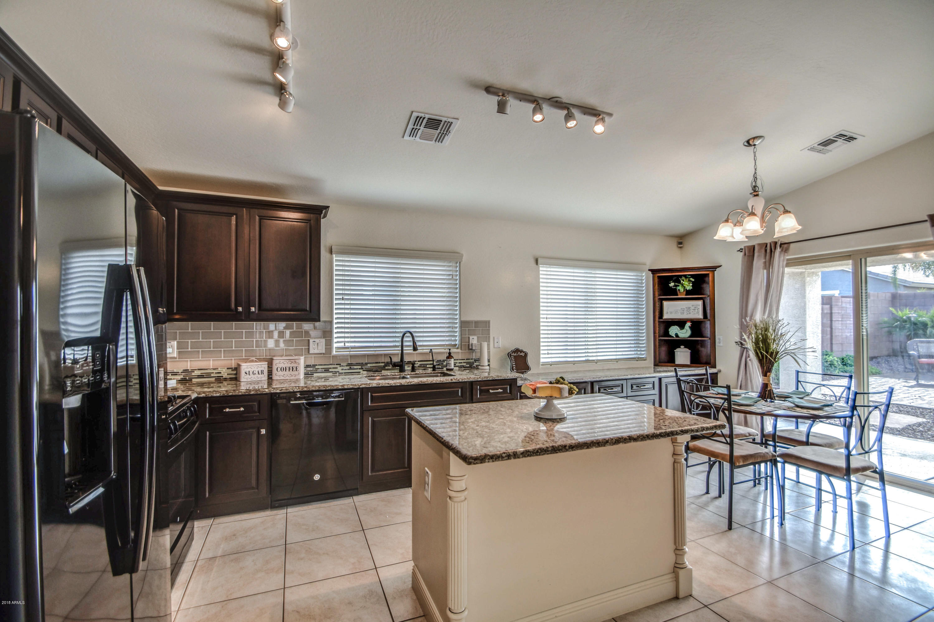2199 East Stacey Road Gilbert, AZ 85298 - Photo 10 of 40 KITCHEN 6