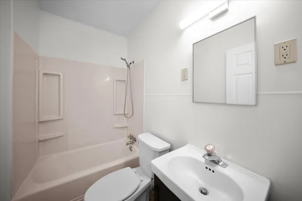 $230,000 | 705 North Jefferson Street, Lowell, MI 49331