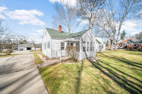 $230,000 | 705 North Jefferson Street, Lowell, MI 49331