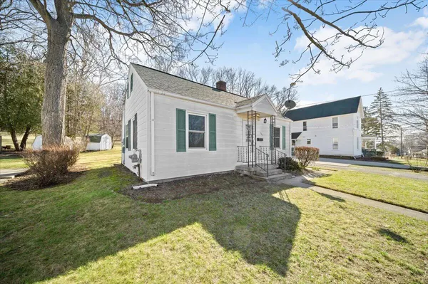 $230,000 | 705 North Jefferson Street, Lowell, MI 49331