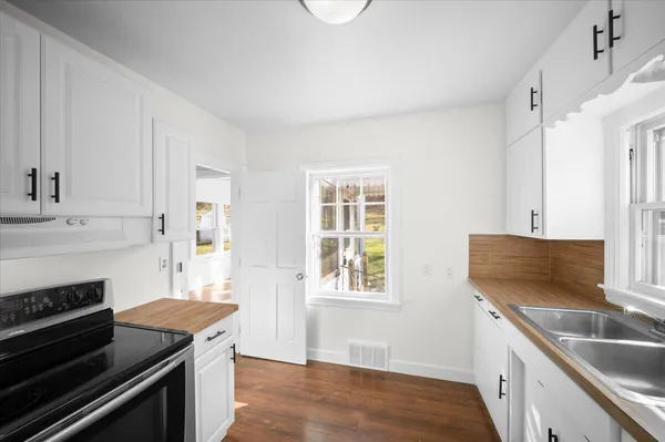 $230,000 | 705 North Jefferson Street, Lowell, MI 49331