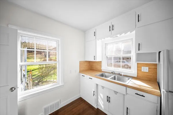 $230,000 | 705 North Jefferson Street, Lowell, MI 49331