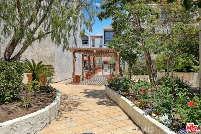 $3,150 | 360 South Euclid Avenue, Unit 219, Pasadena, CA 91101