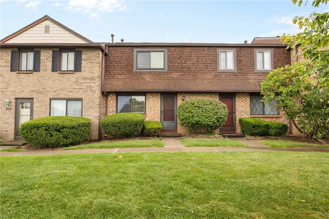 $170,000 | 228 Surrey Hill Way, Henrietta, NY 14623